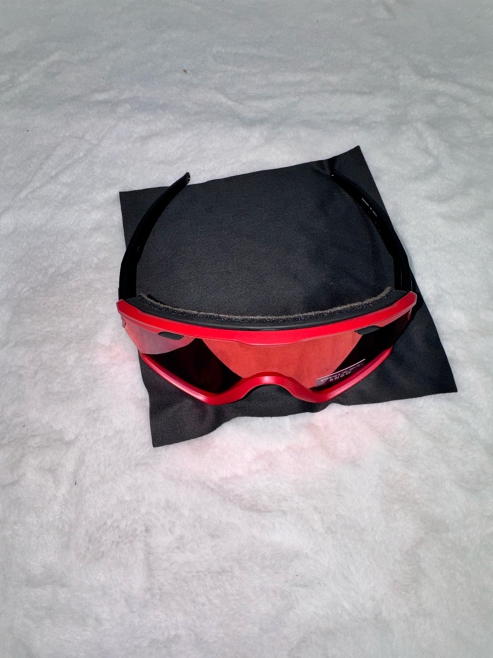 Red Ski/Snowboard Goggles - Picture 12 of 15